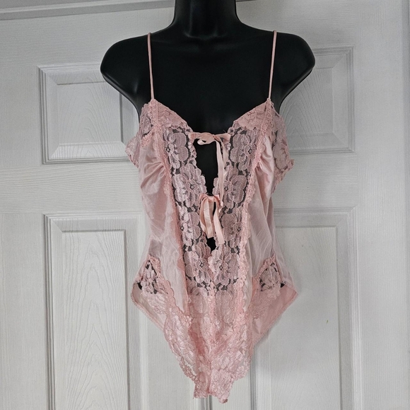 Vintage 80s coquette soft pink lace teddy with matching robe - Picture 6 of 8